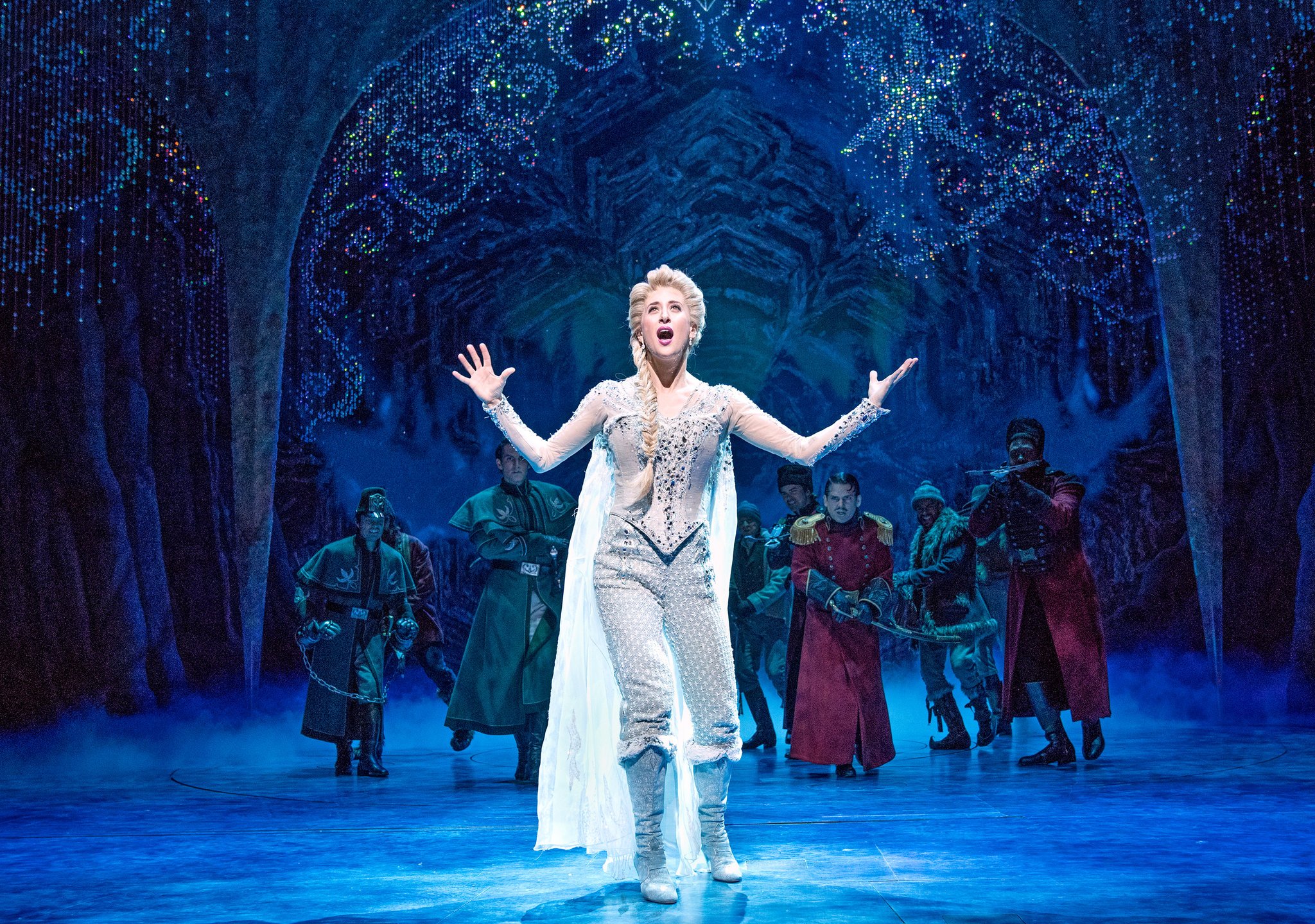 Frozen Musical da Broadway inspirado no filme ganha trailer O Capacitor
